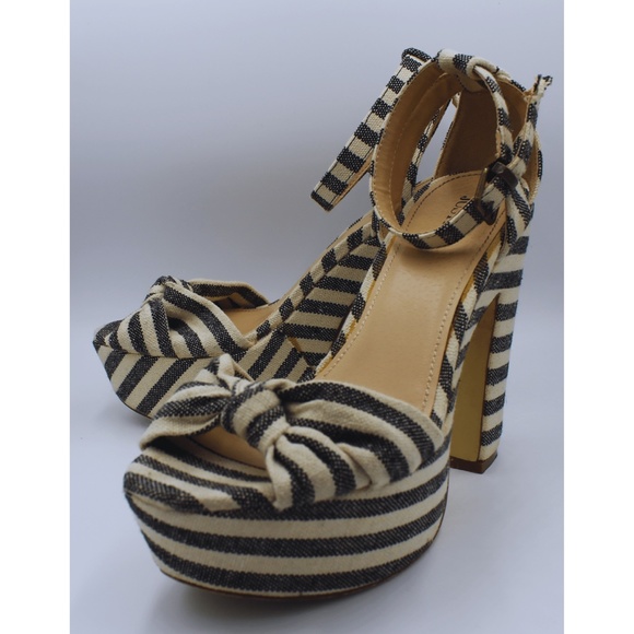 JustFab Lawren Sandals - Picture 2 of 8